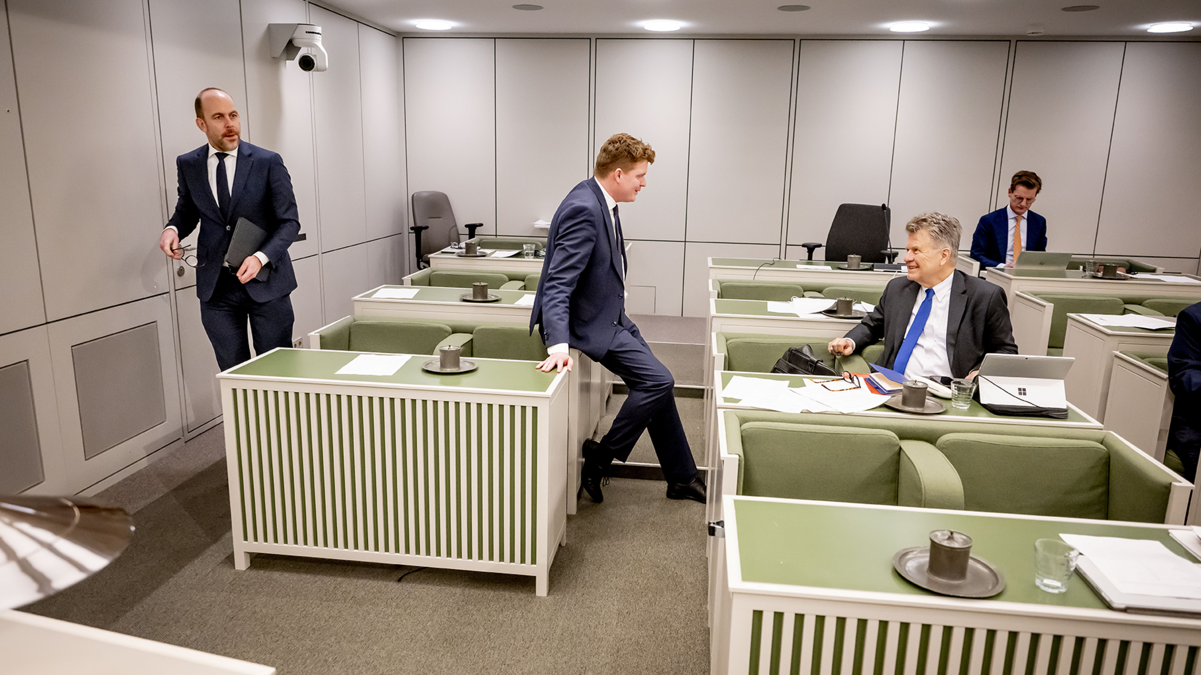 LIVE: Eerste Kamer stemt over veelbesproken asielwetten